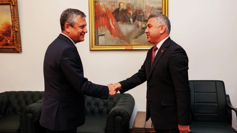 CHP NURDAĞI İLÇE BAŞKANI DİNÇ, GENEL BAŞKAN ÖZEL İLE GÖRÜŞTÜ