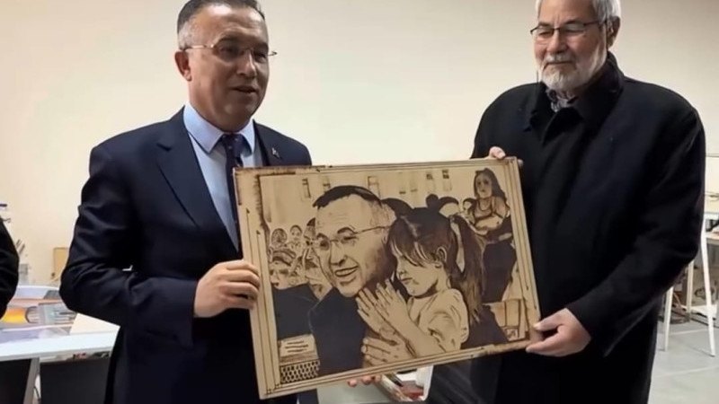 VALİ BEYE SÜRPRİZ HEDİYE İSLAHİYELİ DEPREMZEDE VATANDAŞTAN