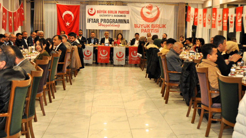  BBP AİLESİ IFTAR YEMEĞİNDE BULUŞTU